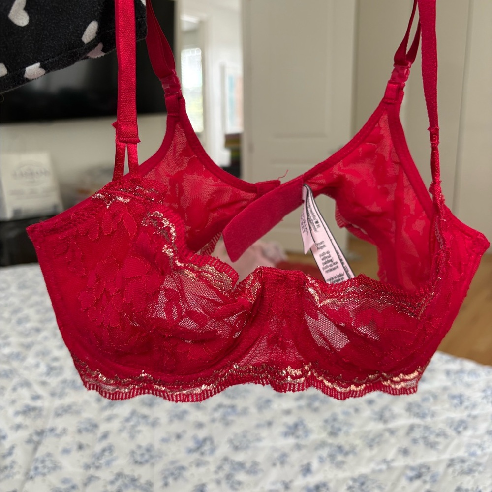Victoria's Secret Vibrant Red Lace Bra